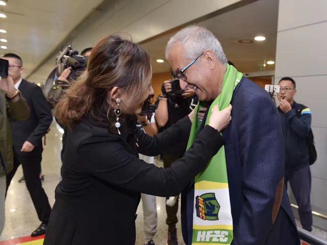 国大级体位主朴氏