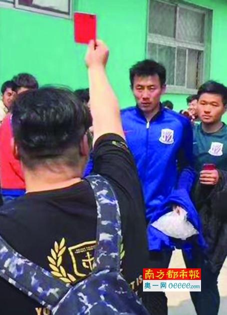 在丈夫面前做爱