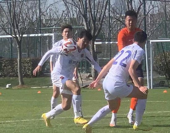 男同军人巨黄gay好爽