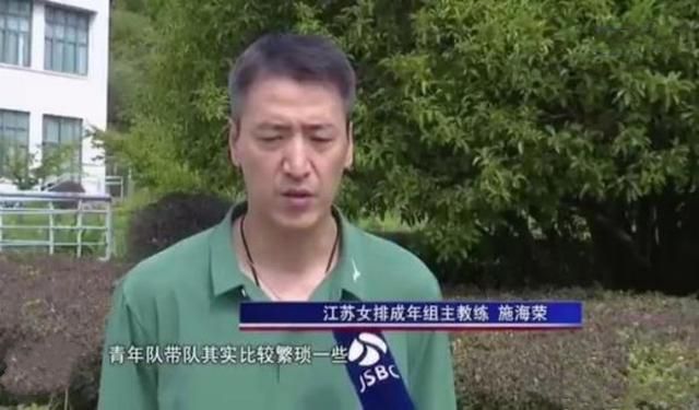扒开老师裙子猛烈进入