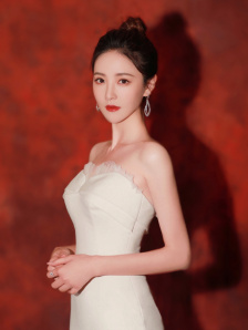 二次元美女露胸